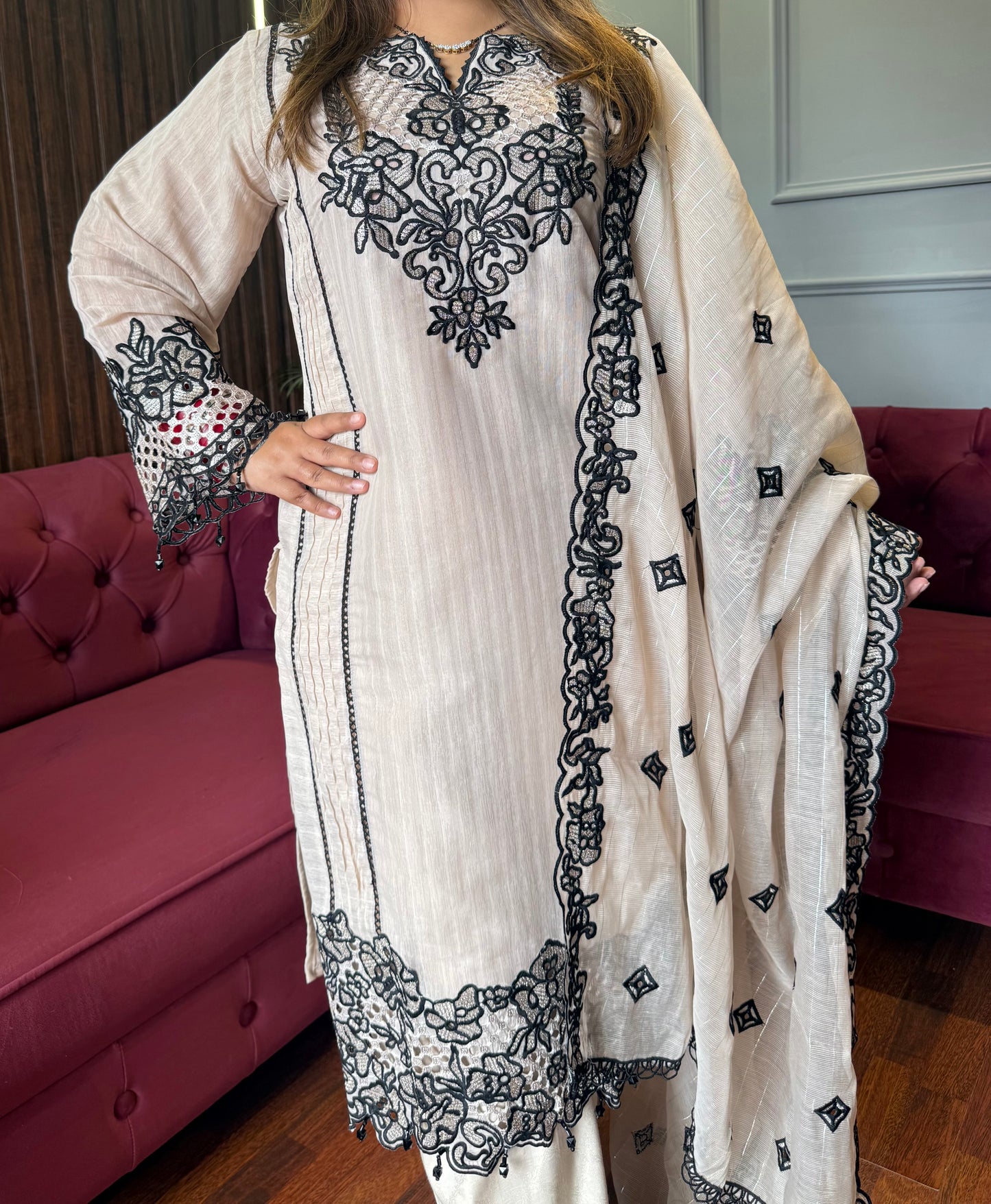 Pakistani Suit with self pants & kota doria duppata with scalping š