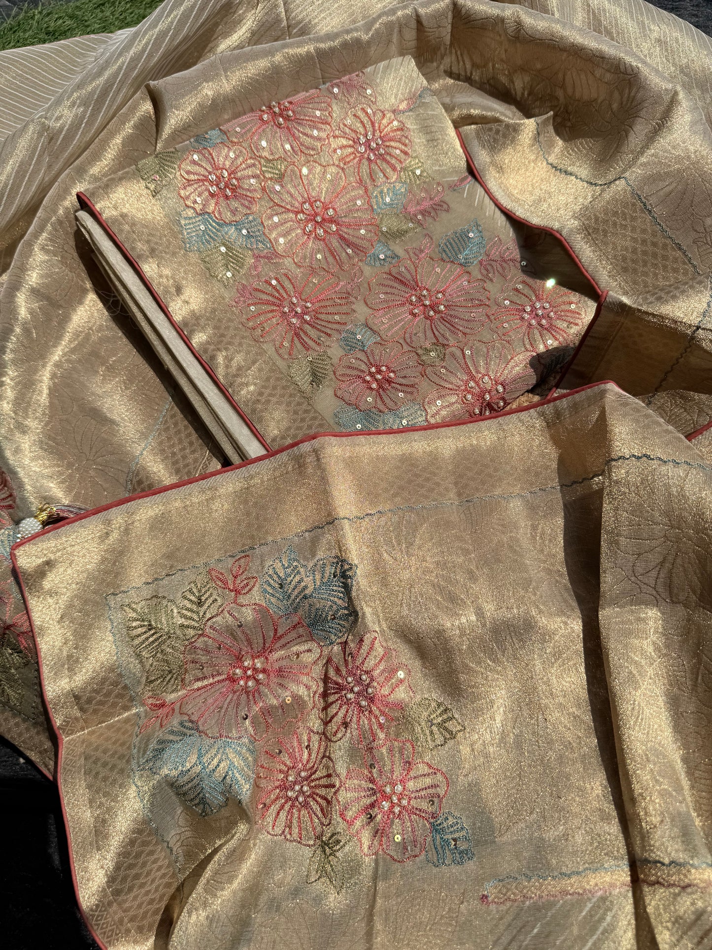 Premium Banarasi Suit with handwork detailing & banarasi duppata with pure crepe lowers 🤍