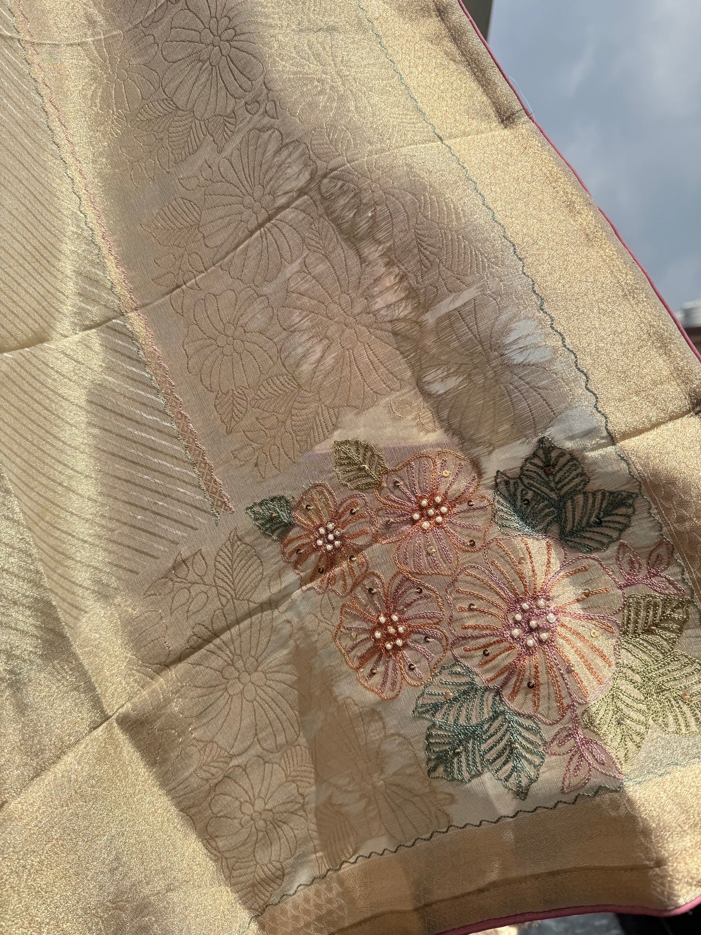 Premium Banarasi Suit with handwork detailing & banarasi duppata with pure crepe lowers 🤍