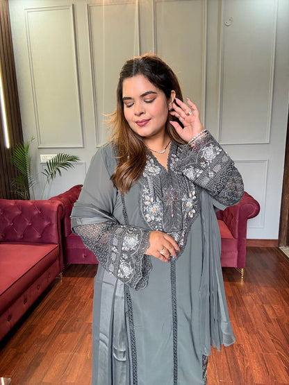 Premium Pakistani Suit With Lace And Cutwork Detailing & Satin finish Duppatta 🤍