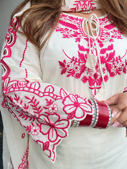 Embroidered Cotton Suit With Cutwork Designer Sleeves ✨🌷