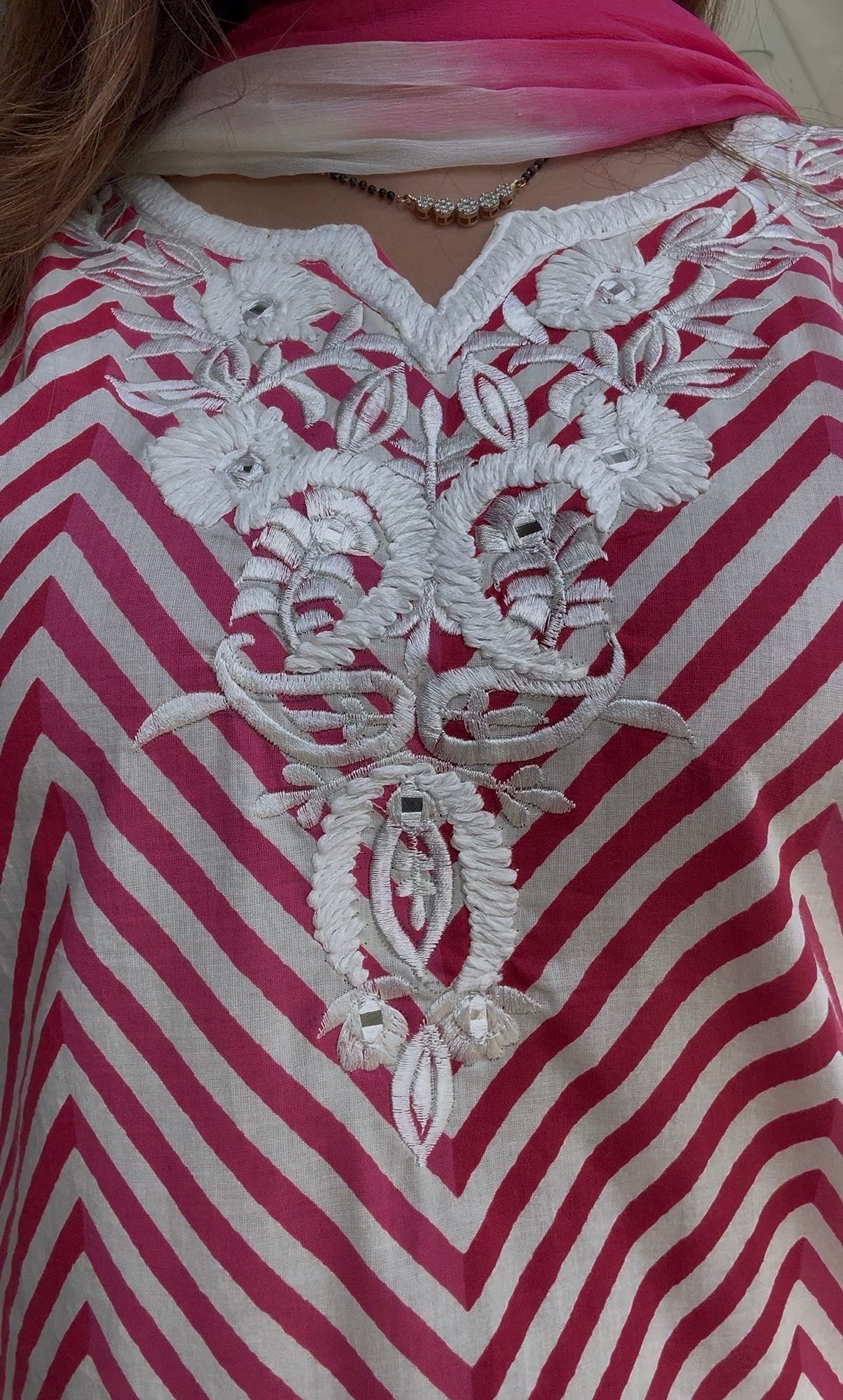 Gulabi cutwork embroidered kurta with farshi salwar & tie & dye Duppata 🌷