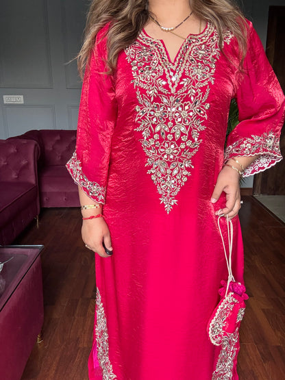 Celeb Inspired Designer Gotta & Mirror work Phiran Set with Pants & Potli (Rani Pink)